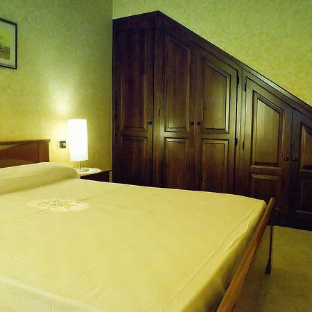 Ferienwohnung Rustico Giorgia Mergozzo Zimmer foto
