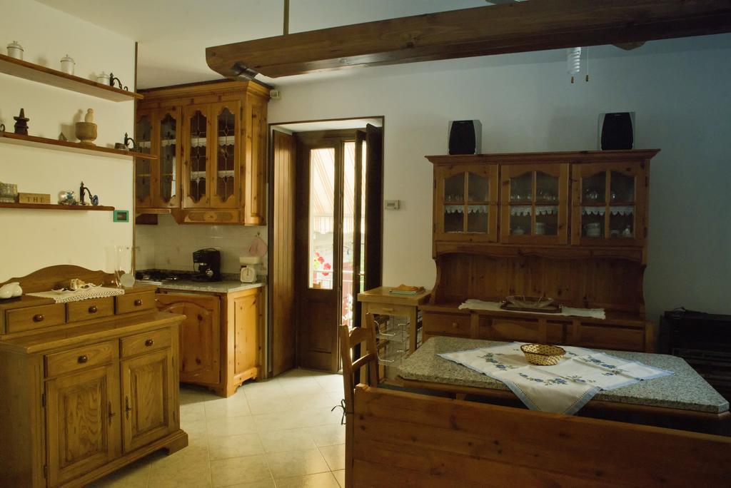 Ferienwohnung Rustico Giorgia Mergozzo Zimmer foto