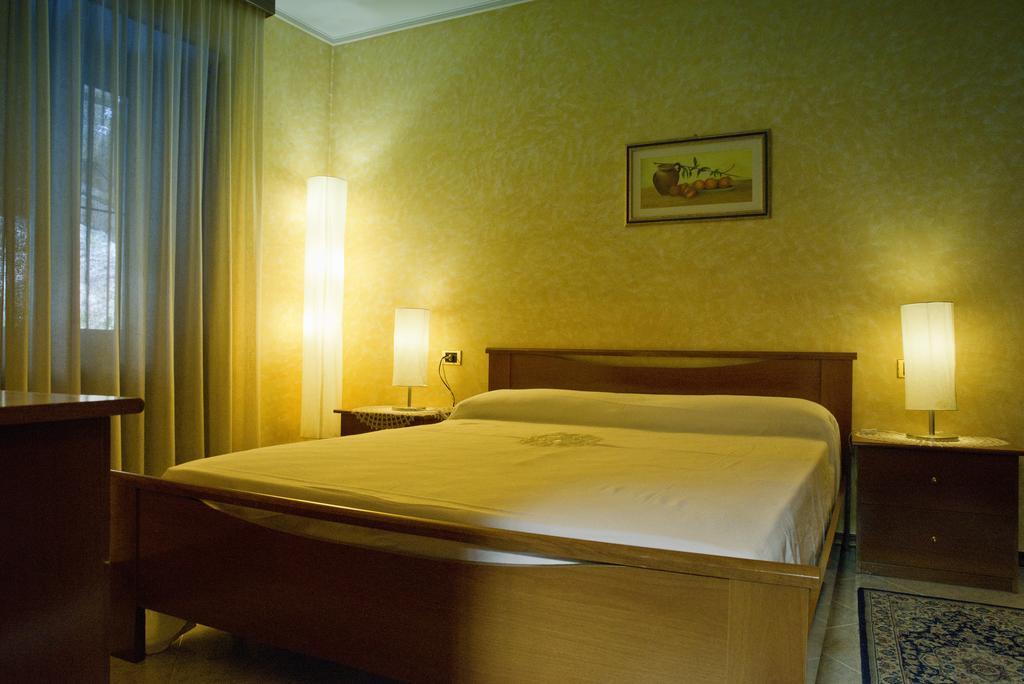 Ferienwohnung Rustico Giorgia Mergozzo Zimmer foto