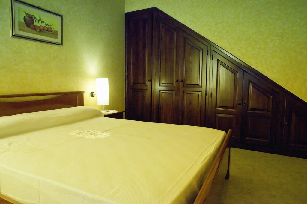 Ferienwohnung Rustico Giorgia Mergozzo Zimmer foto